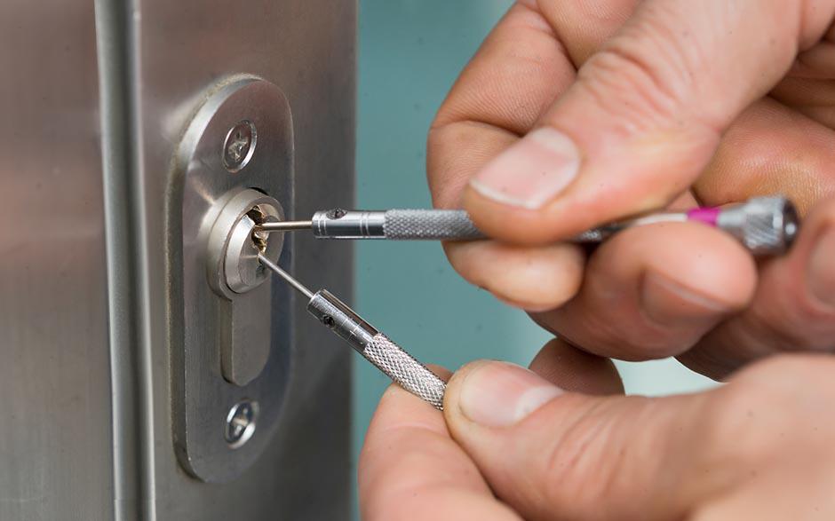 artisan professionnel serrure porte blindee Villejuif